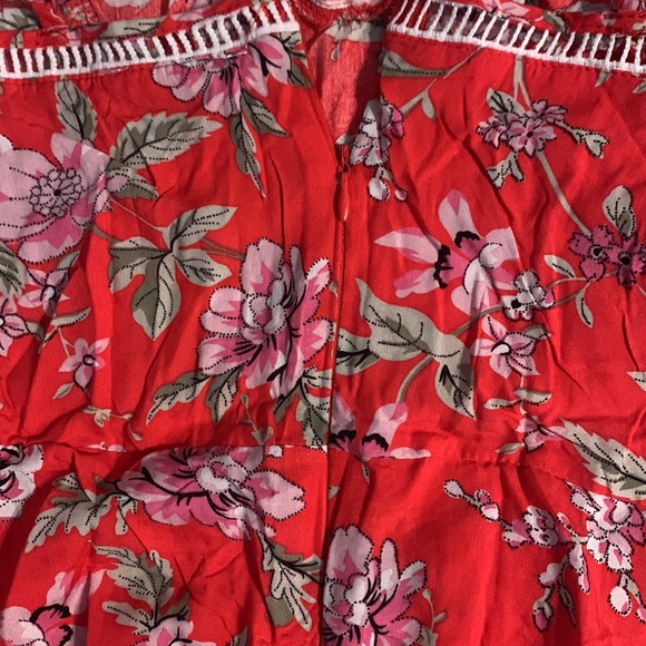 Red flowered dress - Picture 5 of 9